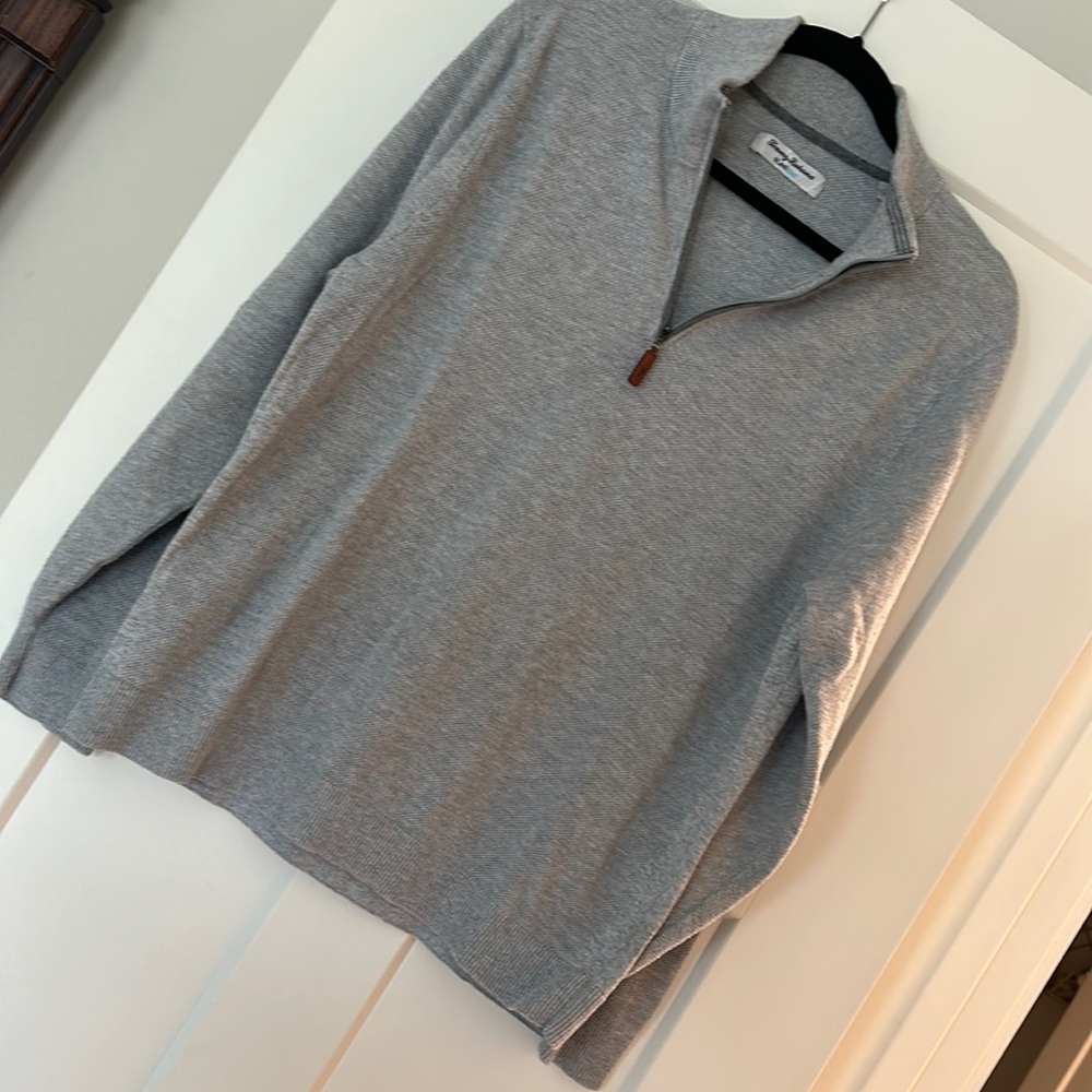 Tommy Bahama Men’s Gray half-zip sweater Large